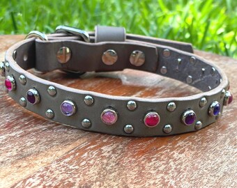 Roze leren halsband met juwelen 3/4" inch, halsband voor kleine honden, kristallen leren halsband met roze en paarse cabochons, meisjeshalsband