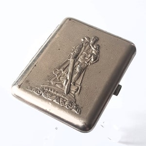 Portasigarette sovietiche, un regalo per un uomo, sigarette sovietiche, un regalo a un collezionista, merci sovietiche, vecchie cose del merceologico militare.
