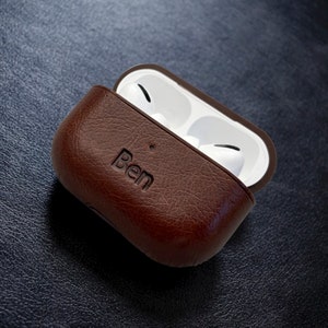 Personalised Leather AirPods Pro & Pro 2 Case – Handmade Luxury Protective Cover – MagSafe, Wireless Charging Compatible – Gift for Him/Her