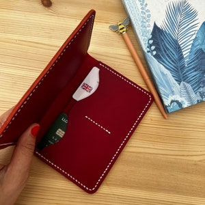 Cartera de viaje de cuero para pasaporte: funda para pasaporte personalizada, regalo personalizado para él, regalo de cuero para el tercer aniversario de bodas