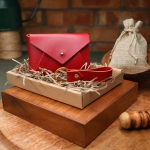 Gepersonaliseerd cadeaupakket met kaarthouder en sleutelhanger, handgemaakte leren portemonnee, leren gepersonaliseerd cadeau 3e huwelijksverjaardag