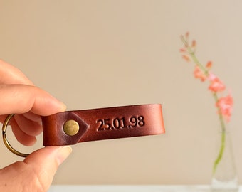 Personalised Leather Keychain, personalised leather 3rd anniversary gift, engraving gift, Personalised unique gift for Father's Day