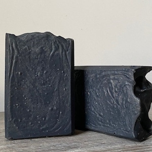Activated Charcoal, Tamanu & Tea Tree Facial Soap