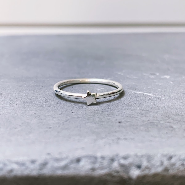 Sterling silver mini star ring