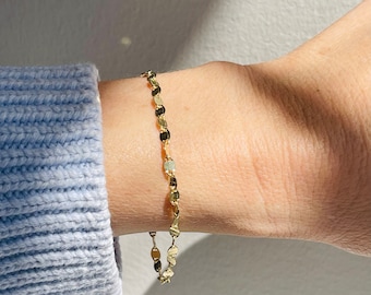 Dainty gold bracelet