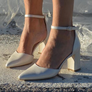 Women&#39;s Bridal block heels/ D&#39;Orsay Ankle strap heels/ Ivory Bridal Block Heels / Bridal shoes/Wedding shoes/Ankle strap pumps Amaryllis