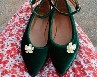dark green velvet shoes