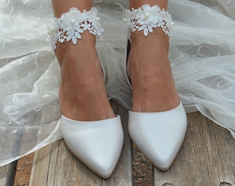 Wedding Flats/ Ivory Crochet Lace Pointy shoes/ Wedding shoes for Bride flat/ Wedding pumps Low Heel/ Flat Wedding pumps/Bridal shoes EMILY