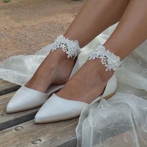 Wedding Flats/ Ivory Crochet Lace Pointy shoes/ Wedding shoes for Bride flat/ Wedding pumps Low Heel/ Flat Wedding pumps/Bridal shoes EMILY