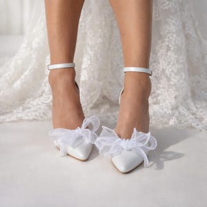 Bruiloftshakken met strik ⋆ Hakken van organza strik ⋆ Hoge hakken met strikken ⋆ Bruidspumps ⋆ Trouwschoenen met blokhak ⋆ Handgemaakte hakken voor bruid 'Merilyn'