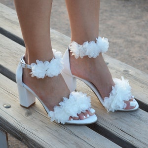 Block heel White leather wedding sandals/ Handmade heels/ Bridal heels with flowers/ Wedding shoes/ pearlized white leather heels SONIA