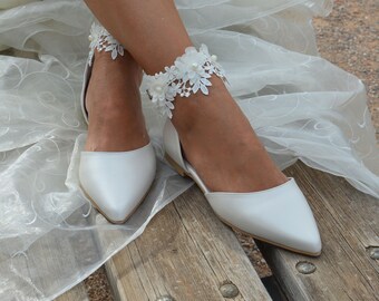 Scarpe basse da sposa/Scarpe a punta in pizzo all'uncinetto avorio