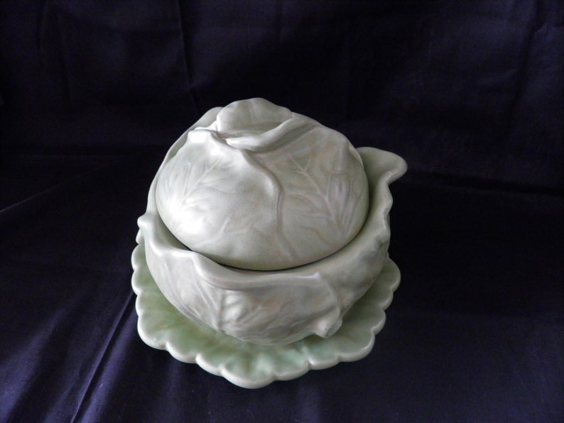Ceramic cabbage bowl with plate