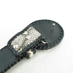 Handgemaakte cowboy-herenriem van echt Birmaans pythonleer. afbeelding 5