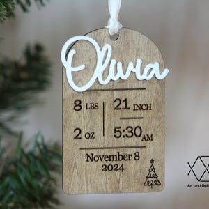 Adorno navideño para el primer bebé: nombre, fecha de nacimiento, peso. Recuerdo de madera y acrílico. Adorno personalizado con el estado de nacimiento. Regalo para nuevos padres.