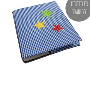 Könnte beinhalten: Ein blauer und weißer Gingham-Stoffordner mit drei Filzsternen in Gelb, Grün und Rot.
