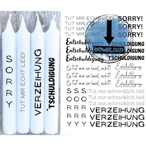 Könnte beinhalten: Vier weiße Kerzen mit schwarzem Text. Die Kerzen sagen "Sorry", "Tut mir echt leid!" (bedeutet "Es tut mir wirklich leid"), "Verzeihung" (bedeutet "Entschuldigung") und "Tschuldigung" (bedeutet "Entschuldigung").