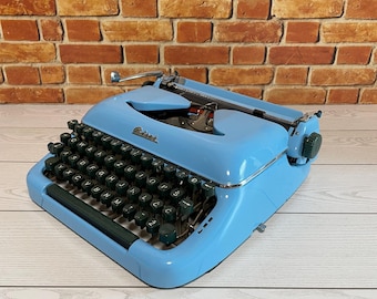 Macchina da scrivere Biser blu, arredamento vintage ridipinto