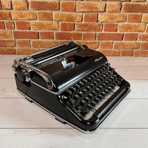 Olympia SM3 typewriter Black
