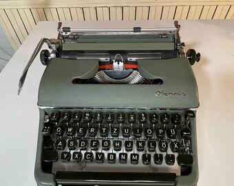Classic Typewriter! Olympia SM3