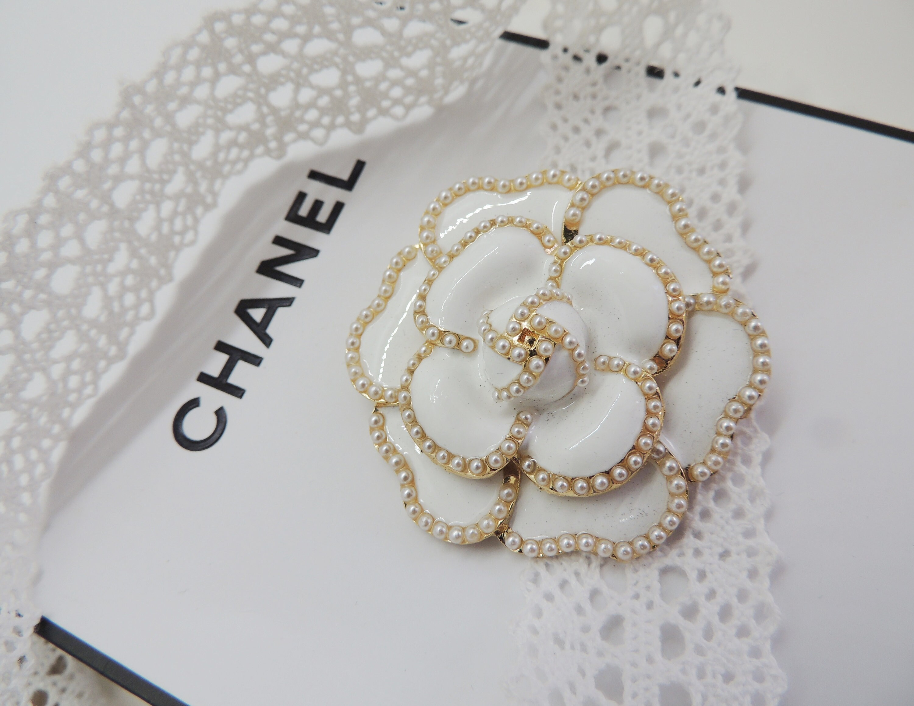 CHANEL MARQUISE CRYSTAL STAR CC BROOCH SILVER AND BLACK