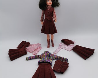 Set with vest, polo shirt and skirt for dolls like Pedigree Sindy.