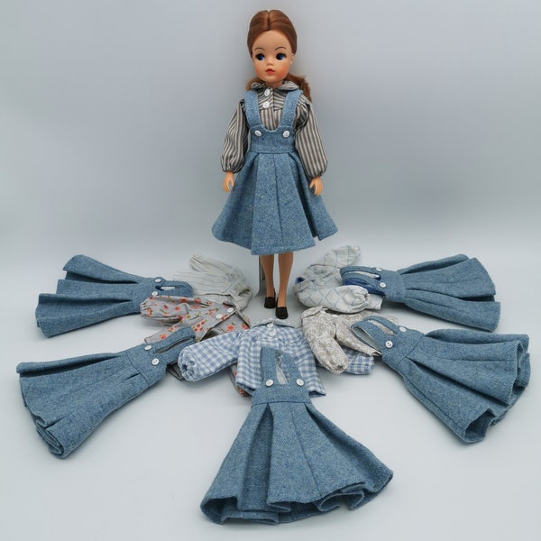 Set with a blouse and a wooly skirt for dolls like Pedigree Sindy.