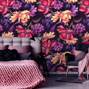 Lila Blumentapete, dunkles Blumenmuster, schälen und aufkleben, rückstandsfrei ablösbare Tapete, Wanddeko