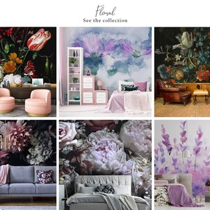 K&ouml;nnte beinhalten: Eine Collage aus sechs verschiedenen floralen Tapetenmustern. Die Designs zeigen verschiedene Blumen, darunter Rosen, Pfingstrosen und Tulpen, in Rosat&ouml;nen, Lila und Wei&szlig;. Die Tapeten werden in verschiedenen Raumsituationen gezeigt, darunter ein Schlafzimmer, ein Wohnzimmer und ein B&uuml;ro.