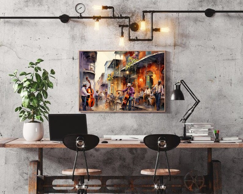 Op de afbeelding: Een aquarel schilderij van een straatbeeld met muzikanten die voor een gebouw spelen. De muzikanten spelen een contrabas, een trompet en een saxofoon. Er zijn mensen die aan tafels zitten op de achtergrond.