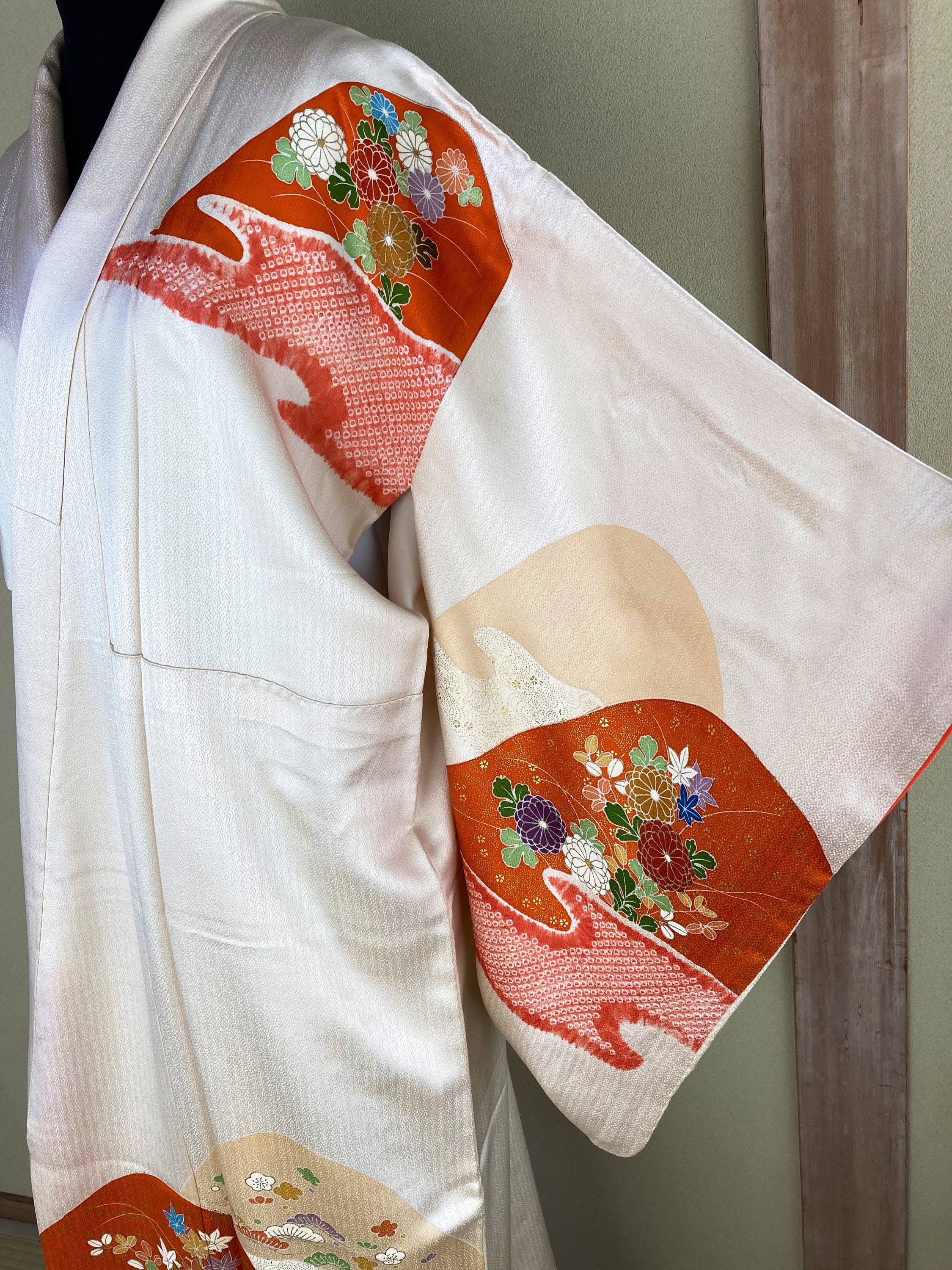 Japanese Vintage Silk Traditional Houmongi Kimono of Floral | Etsy