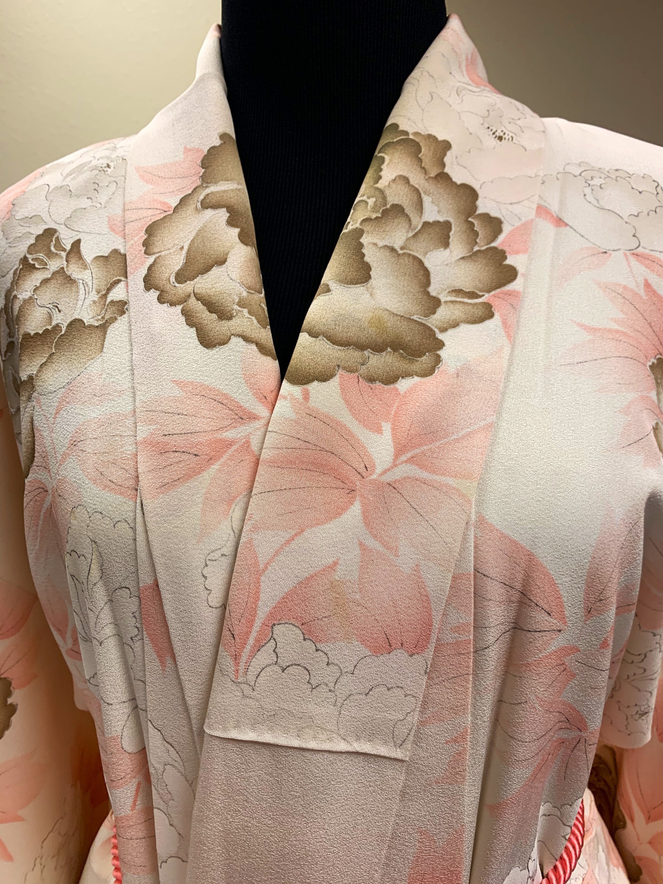 Japanese Vintage Silk Traditional kimono of Floral Design Pink | Etsy