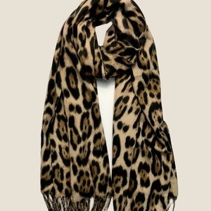 Leopard Muster Schal mit Quasten: Winter Schal aus Wollmischung
