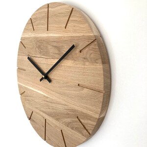 Horloge murale moderne en chêne, modèle Fly, bois massif, bois massif image 5