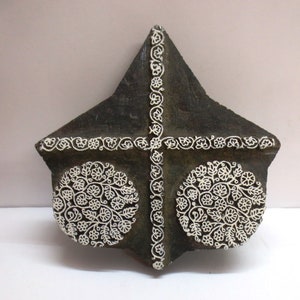Vintage Indian wooden hand carved textile printing fabric block / stamp design pattern