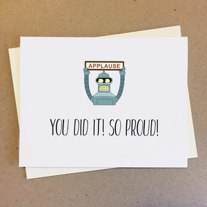 Ce l'hai fatta! Carta di congratulazioni. Carta celebrativa. Successo! Diploma universitario di scuola superiore. Carta del bambino. Cerimonia. Carta di successo.