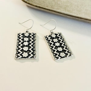 Rustic Flower Motif Earrings, Nature Earrings, Antique Silver Plated Charm Earrings, #4580