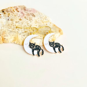 Boucles d&#39;oreilles chat endormi sur la lune, boucles d&#39;oreilles chat céleste, boucles d&#39;oreilles pendantes amoureux des chats, # 4144