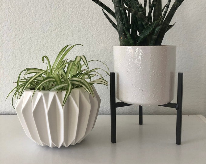 White stoneware planter with black metal stand 4 1/4”D x 6”H