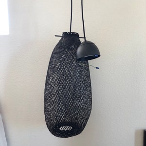 Hand woven black bamboo pendant lamp zdjęcie 5