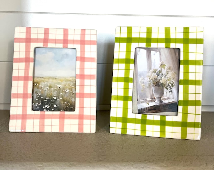 Hand painted plaid patterns frame measures 7"W x 9"H 2 holds a 4"x6" image.