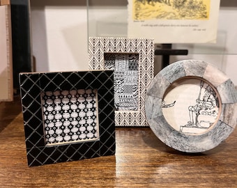 Black 2x2 square frame with diamond pattern