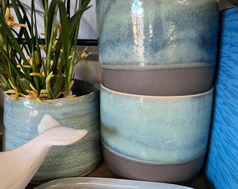 Reactive glaze aqua two toned pot 5"w 4 1/2" H