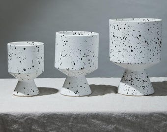 Mod matte pedestal planter 4.5"x 6.25"