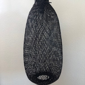 Hand woven black bamboo pendant lamp zdjęcie 4