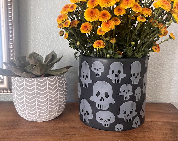 Scull planter 5.25"x 5"