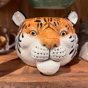 手描きの陶器の動物プランターは3〜4インチの鉢を収納できます