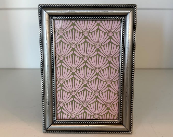 Vintage 4"x 6" silver frame holds 3"x 4 1/2"