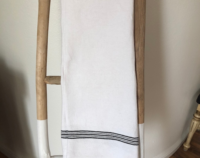 Black and white Moroccan cotton bath towel
