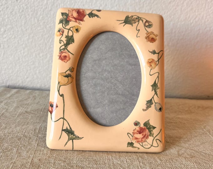 Vintage ornate oval frame 7"x 5 1/2" inch with rose details holds 4 3/4"x 3 1/4" inch image